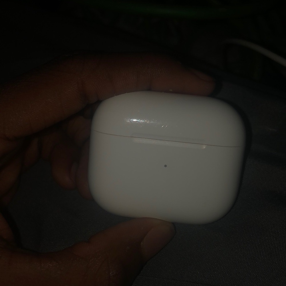 I am selling AirPods 3